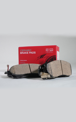 Número de peça de troca D10609N00A Nissan Brake Pad Set para uma travagem suave e segura